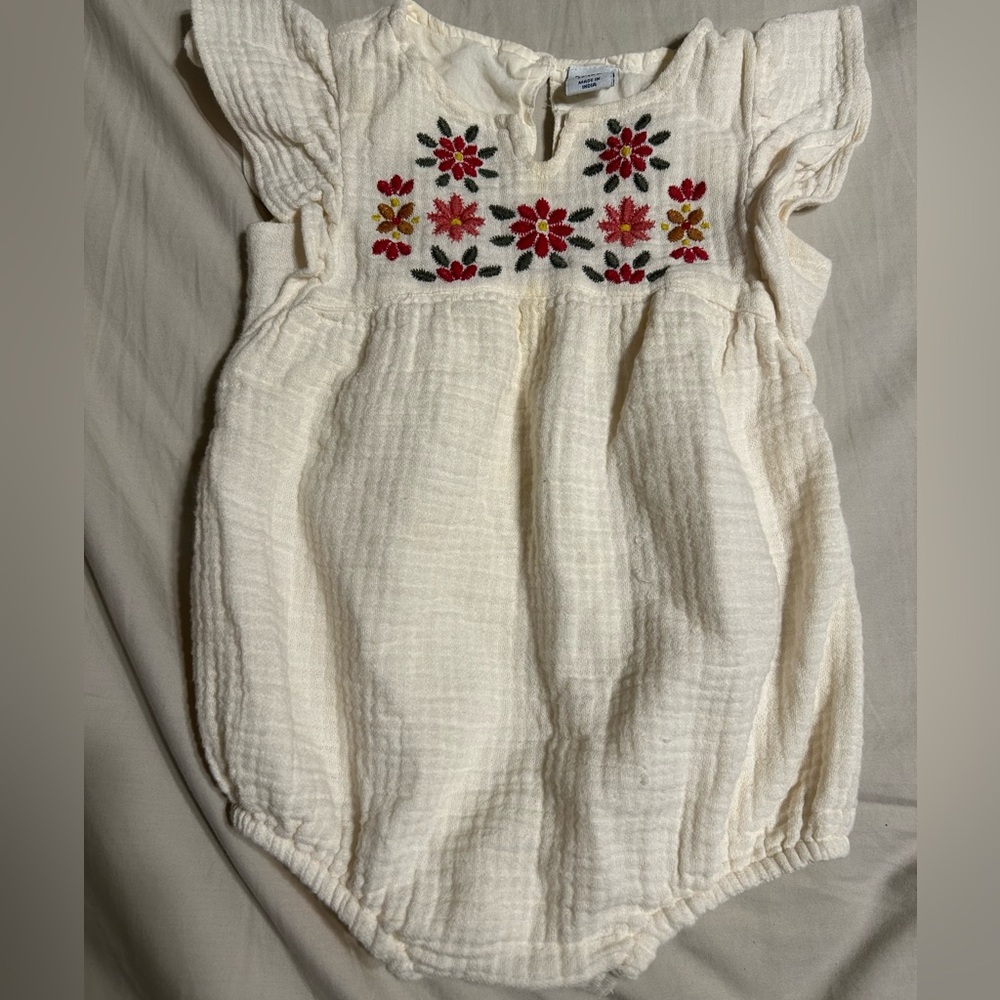 Old Navy Embroidered Flower Romper 12-18m